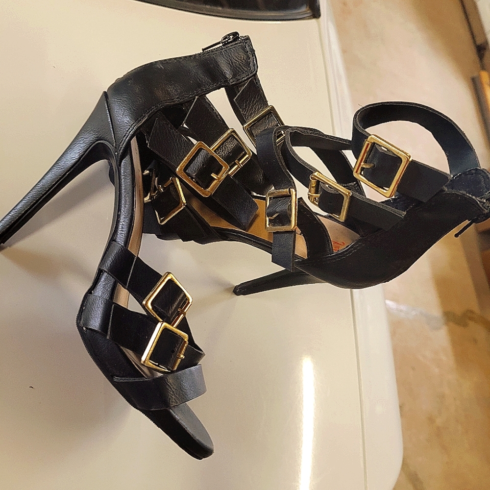 Cute! Cute! Cute! Justfab black stilettos